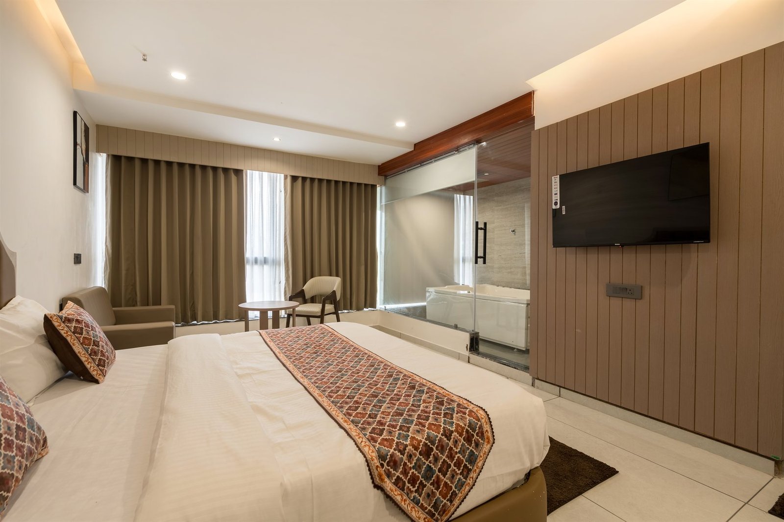 Private Jacuzzi Suite