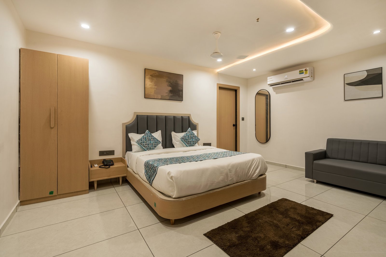 Suite Room at Hotel The Province Regency